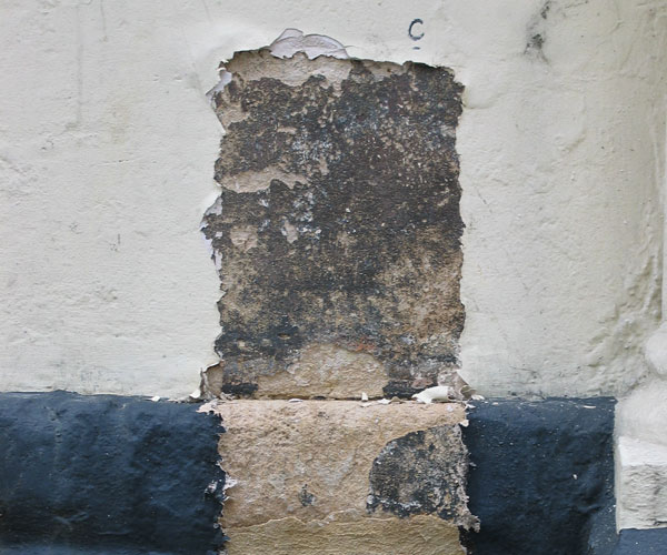 Doff paint removal on wall Doff paint removal on wall